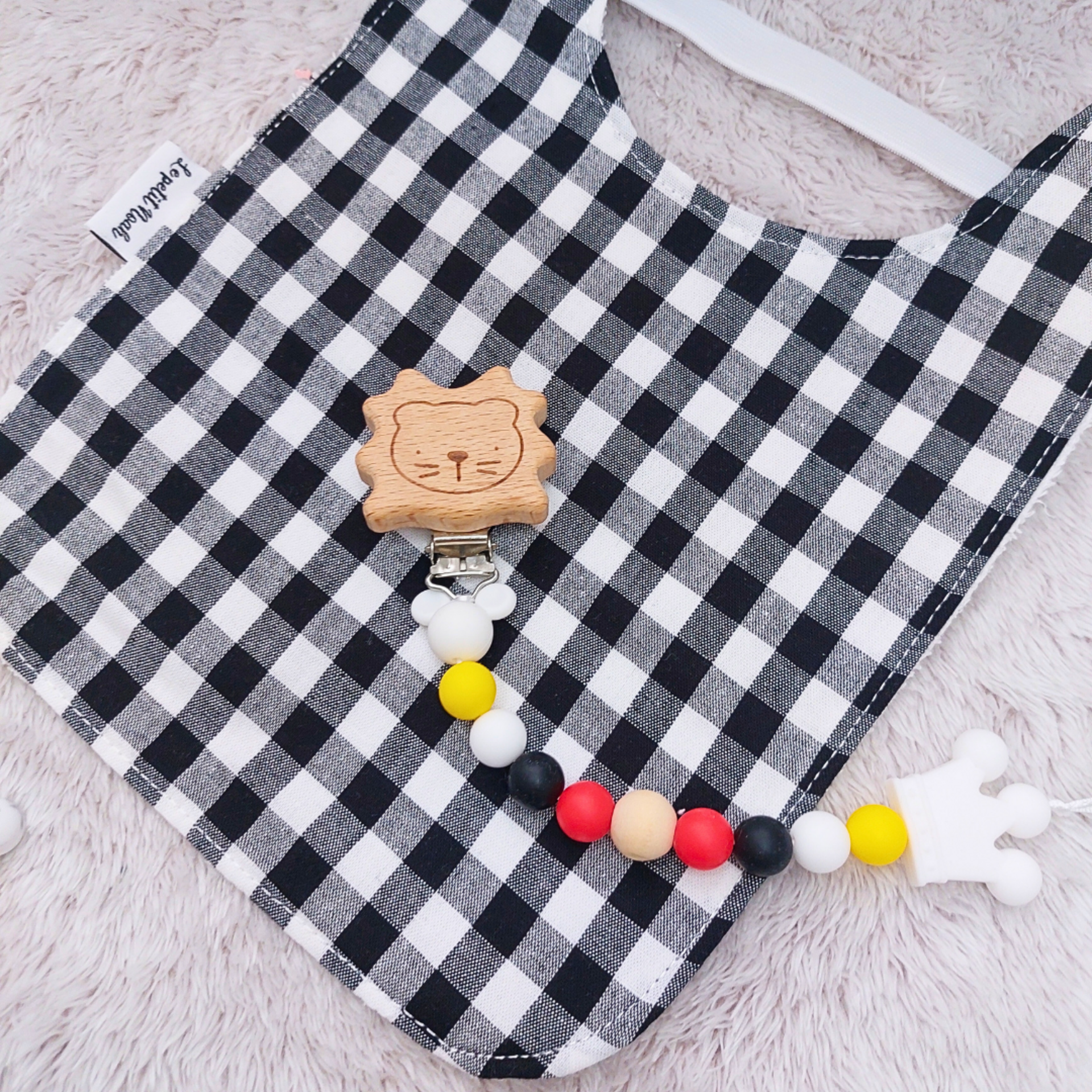 Pack babero + chupetero Mickey - 3